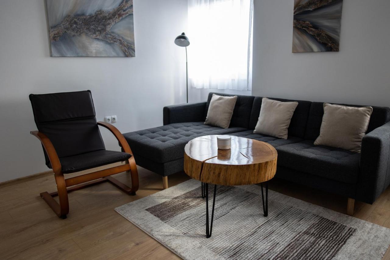 Apartman Ena เบียโลวาร์ ภายนอก รูปภาพ