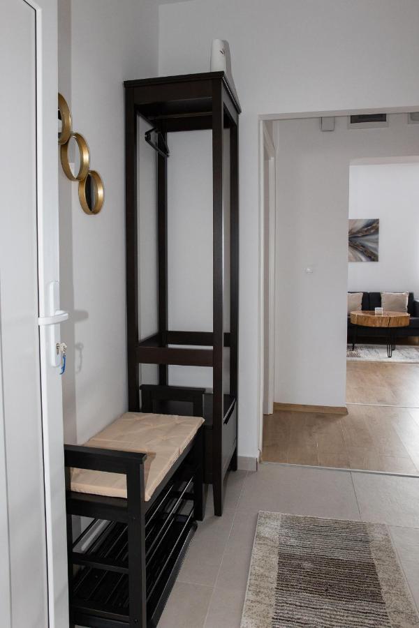 Apartman Ena เบียโลวาร์ ภายนอก รูปภาพ